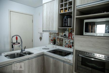 Cozinha de apartamento para alugar com 3 quartos, 76m² em Vila Paulo Silas, São Paulo
