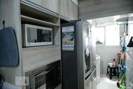 Cozinha de apartamento para alugar com 3 quartos, 76m² em Vila Paulo Silas, São Paulo
