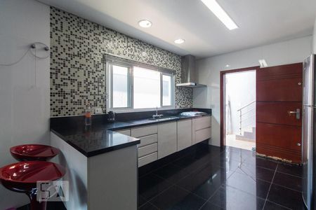Casa à venda com 550m², 4 quartos e 6 vagasCozinha