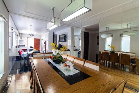 Casa à venda com 550m², 4 quartos e 6 vagasCozinha