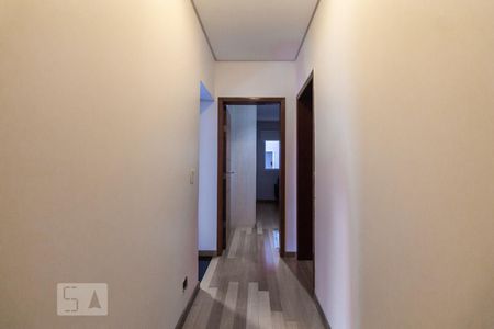 Casa à venda com 550m², 4 quartos e 6 vagasCorredores dos quartos