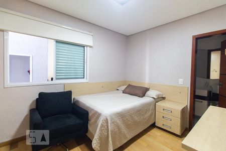 Casa à venda com 550m², 4 quartos e 6 vagasQuarto 1