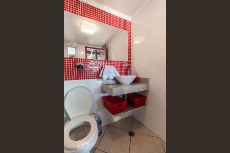 Casa à venda com 550m², 4 quartos e 6 vagasBanheiro de serviço