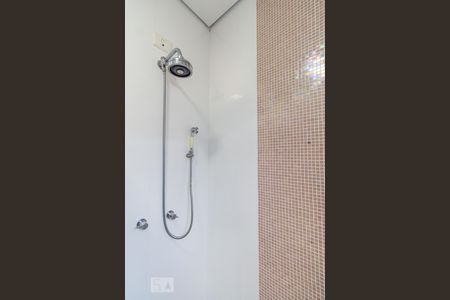 Casa à venda com 550m², 4 quartos e 6 vagasBanheiro do quarto 3