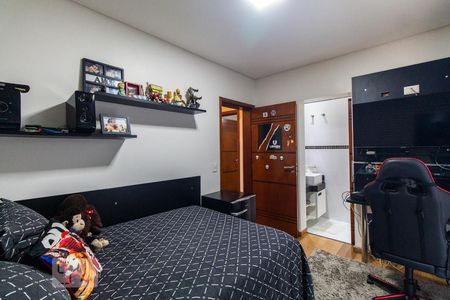 Casa à venda com 550m², 4 quartos e 6 vagasQuarto 2