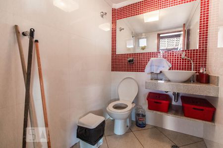 Casa à venda com 550m², 4 quartos e 6 vagasBanheiro de serviço