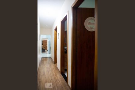 Casa à venda com 140m², 3 quartos e 2 vagasCorredor