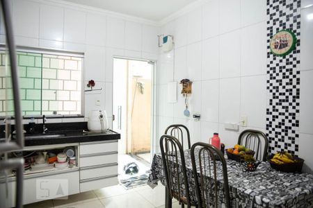 Casa à venda com 140m², 3 quartos e 2 vagasCozinha