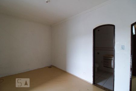 Sala de casa para alugar com 2 quartos, 75m² em Parque Arariba, São Paulo