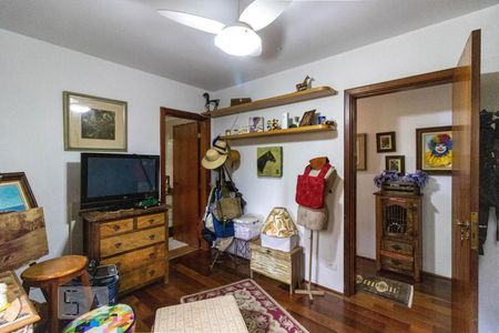 Apartamento à venda com 130m², 3 quartos e 2 vagasSuíte 1