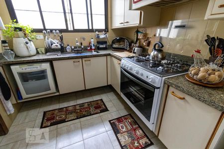 Apartamento à venda com 130m², 3 quartos e 2 vagasCozinha