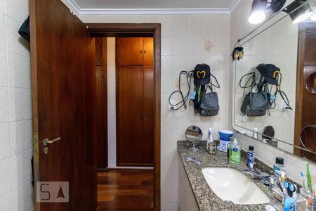 Apartamento à venda com 130m², 3 quartos e 2 vagasBanheiro da Suíte 2