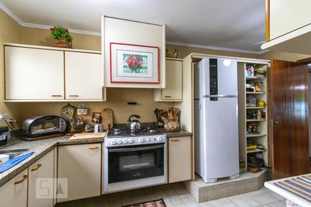 Apartamento à venda com 130m², 3 quartos e 2 vagasCozinha