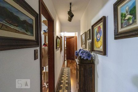 Corredor quartos de apartamento à venda com 3 quartos, 130m² em Indianópolis, São Paulo