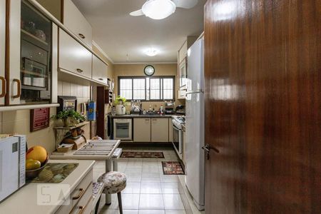 Apartamento à venda com 130m², 3 quartos e 2 vagasCozinha