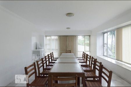 Apartamento para alugar com 70m², 2 quartos e 1 vagaÁrea comum - Salão de festas