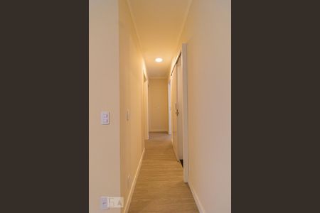 Corredor de apartamento para alugar com 2 quartos, 70m² em Santa Cecília, São Paulo