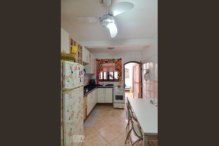 Casa de condomínio à venda com 180m², 3 quartos e 2 vagasCozinha