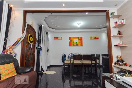 Casa de condomínio à venda com 180m², 3 quartos e 2 vagasSala de Estar