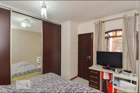 Casa de condomínio à venda com 180m², 3 quartos e 2 vagasQuarto 3 - Suíte