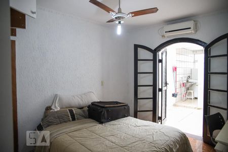 Casa à venda com 390m², 4 quartos e 6 vagasSuíte 2