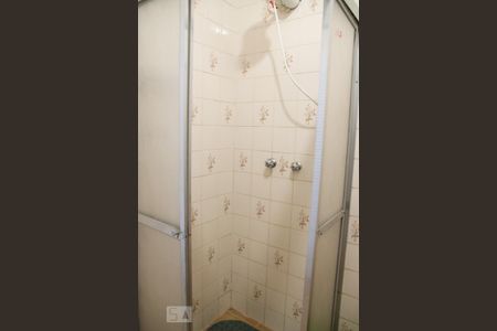 Casa à venda com 390m², 4 quartos e 6 vagasBanheiro da Suíte 2