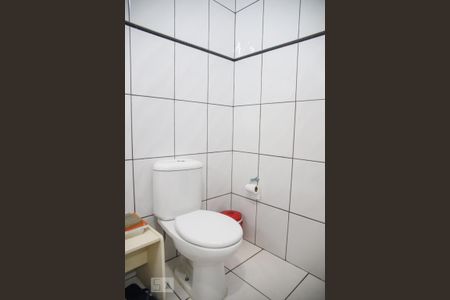 Casa à venda com 390m², 4 quartos e 6 vagasBanheiro da Suíte 1