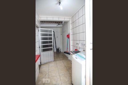 Casa à venda com 390m², 4 quartos e 6 vagasLavanderia