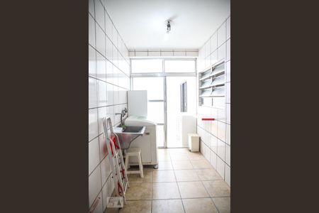 Casa à venda com 390m², 4 quartos e 6 vagasLavanderia