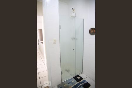 Casa à venda com 390m², 4 quartos e 6 vagasBanheiro 