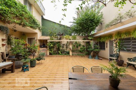 Quintal  de casa à venda com 3 quartos, 450m² em Jardim da Saúde, São Paulo