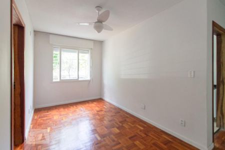 Sala de apartamento para alugar com 1 quarto, 40m² em Passo da Areia, Porto Alegre