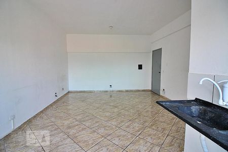 Quarto/Sala/Cozinha de kitnet/studio para alugar com 1 quarto, 30m² em Centro, Diadema