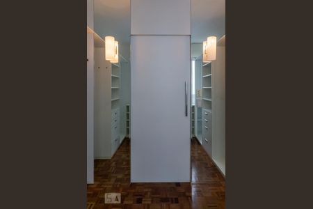 Apartamento para alugar com 116m², 2 quartos e 1 vaga Apartamento para alugar com 116m², 2 quartos e 1 vagaCloset