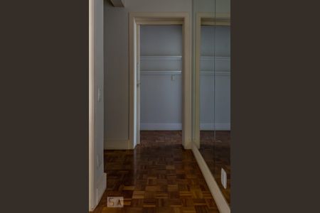 Corredor de apartamento para alugar com 2 quartos, 116m² em Moinhos de Vento, Porto Alegre