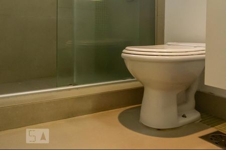 Apartamento para alugar com 116m², 2 quartos e 1 vaga Apartamento para alugar com 116m², 2 quartos e 1 vagaBanheiro da Suíte 2