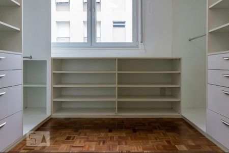 Apartamento para alugar com 116m², 2 quartos e 1 vaga Apartamento para alugar com 116m², 2 quartos e 1 vagaCloset