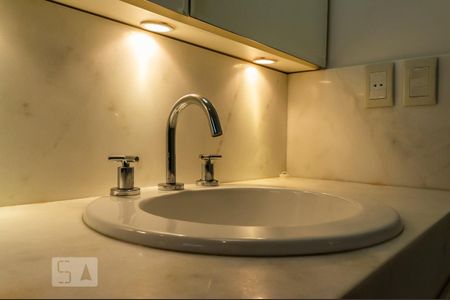 Apartamento para alugar com 116m², 2 quartos e 1 vaga Apartamento para alugar com 116m², 2 quartos e 1 vagaBanheiro da Suíte 2