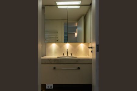 Apartamento para alugar com 116m², 2 quartos e 1 vaga Apartamento para alugar com 116m², 2 quartos e 1 vagaBanheiro da Suíte 2