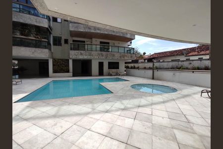Apartamento à venda com 115m², 2 quartos e 2 vagas Apartamento à venda com 115m², 2 quartos e 2 vagasÁrea comum - piscina