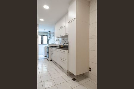Apartamento à venda com 115m², 2 quartos e 2 vagas Apartamento à venda com 115m², 2 quartos e 2 vagasCozinha