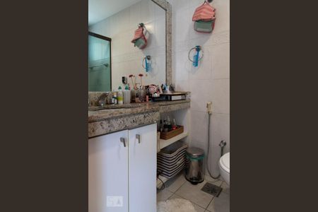 Apartamento à venda com 115m², 2 quartos e 2 vagas Apartamento à venda com 115m², 2 quartos e 2 vagasBanheiro da Suíte 2