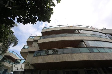 Apartamento à venda com 115m², 2 quartos e 2 vagasFachada