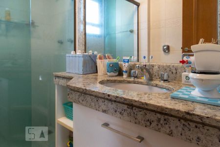 Apartamento à venda com 115m², 2 quartos e 2 vagas Apartamento à venda com 115m², 2 quartos e 2 vagasBanheiro da Suíte 1