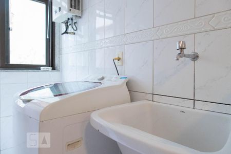 Apartamento à venda com 115m², 2 quartos e 2 vagas Apartamento à venda com 115m², 2 quartos e 2 vagasÁrea de serviço