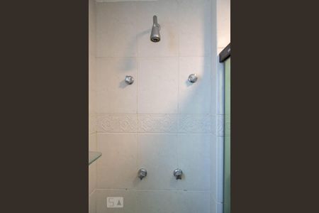 Apartamento à venda com 115m², 2 quartos e 2 vagas Apartamento à venda com 115m², 2 quartos e 2 vagasBanheiro da Suíte 1