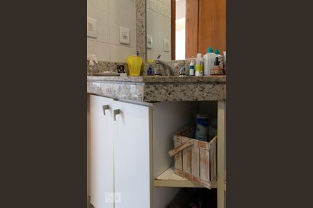 Apartamento à venda com 115m², 2 quartos e 2 vagas Apartamento à venda com 115m², 2 quartos e 2 vagasBanheiro da Suíte 2