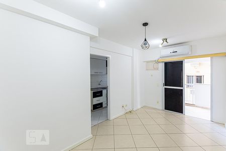 Sala de apartamento para alugar com 2 quartos, 95m² em Santa Rosa, Niterói