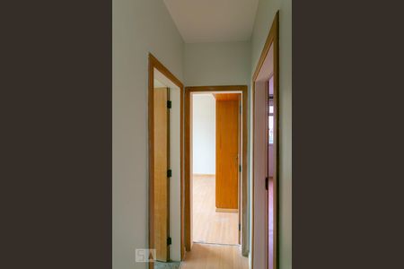 Corredor de apartamento para alugar com 2 quartos, 77m² em Serra - Centro-sul, Belo Horizonte