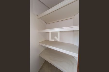 Apartamento para alugar com 210m², 4 quartos e 3 vagas Apartamento para alugar com 210m², 4 quartos e 3 vagasDespensa